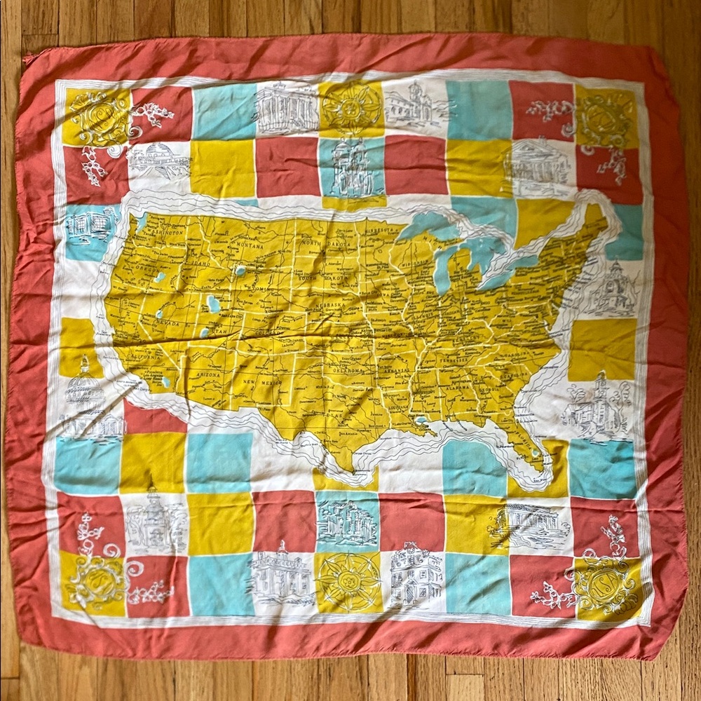 Very Vintage USA Map Print Souvenir Scarf